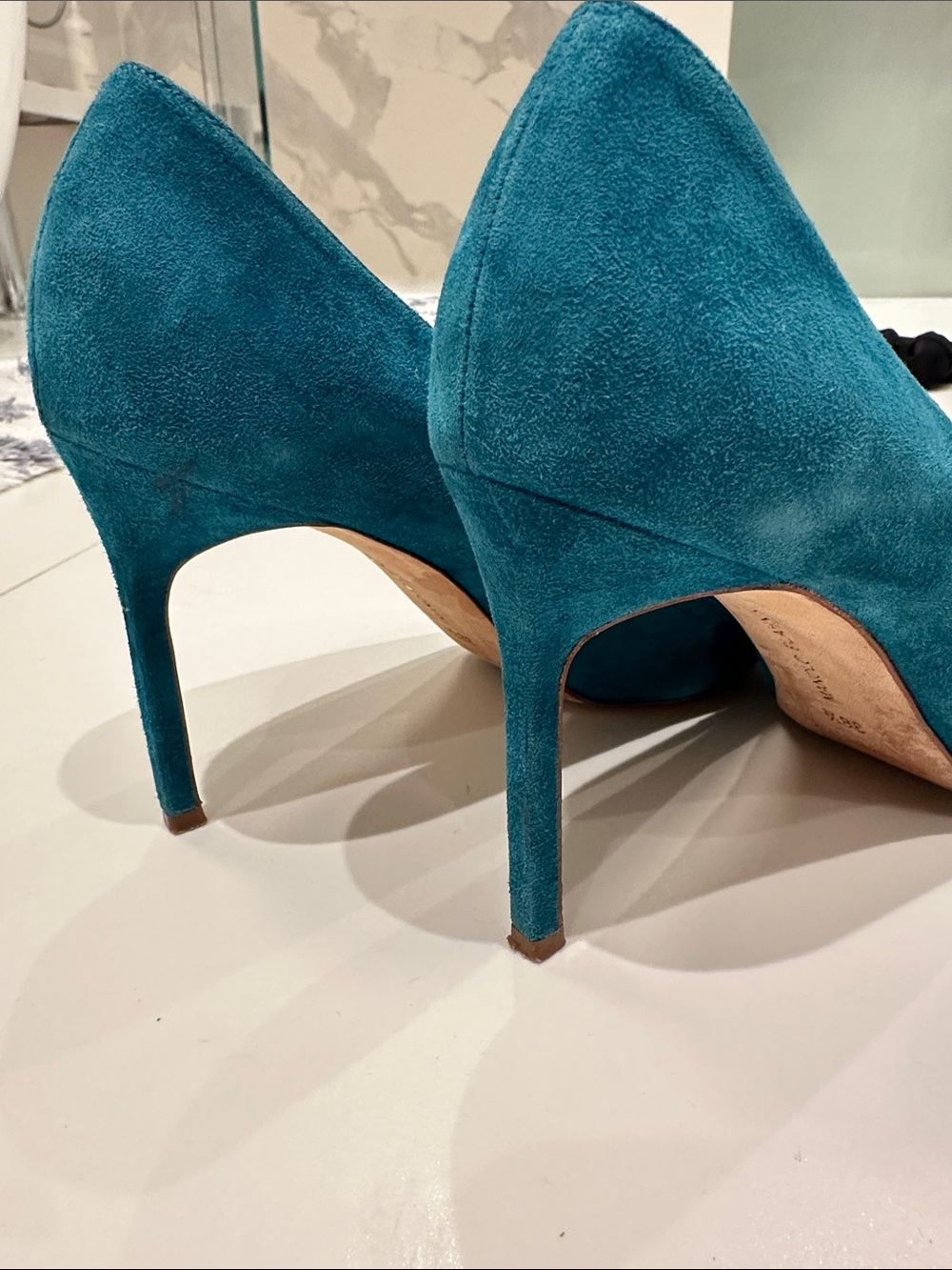 Manolo Blahnik BB Teal Pumps 38.5 - Picture 8 of 10